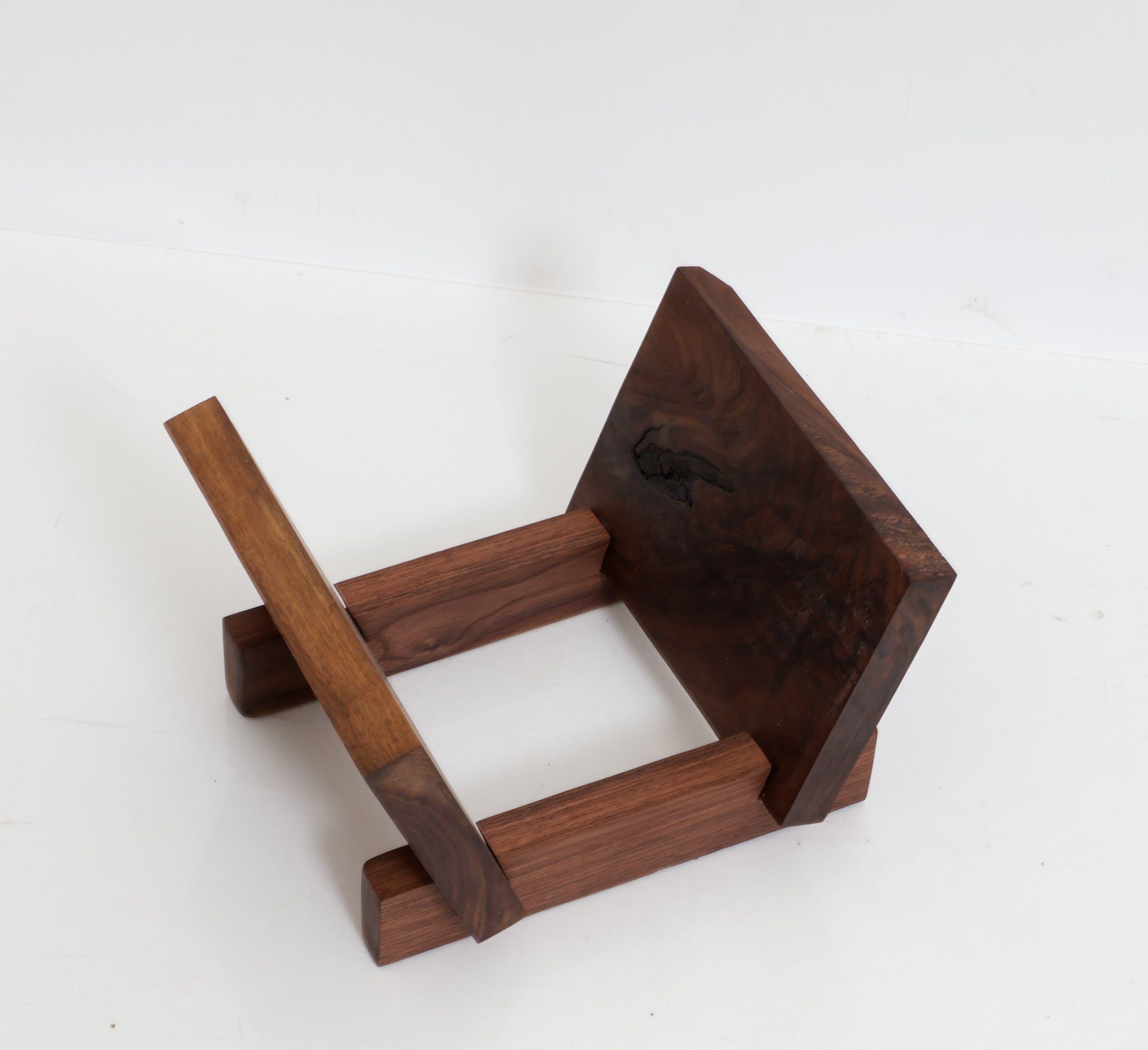 Soporte de Vinilos L - Nogal Macizo